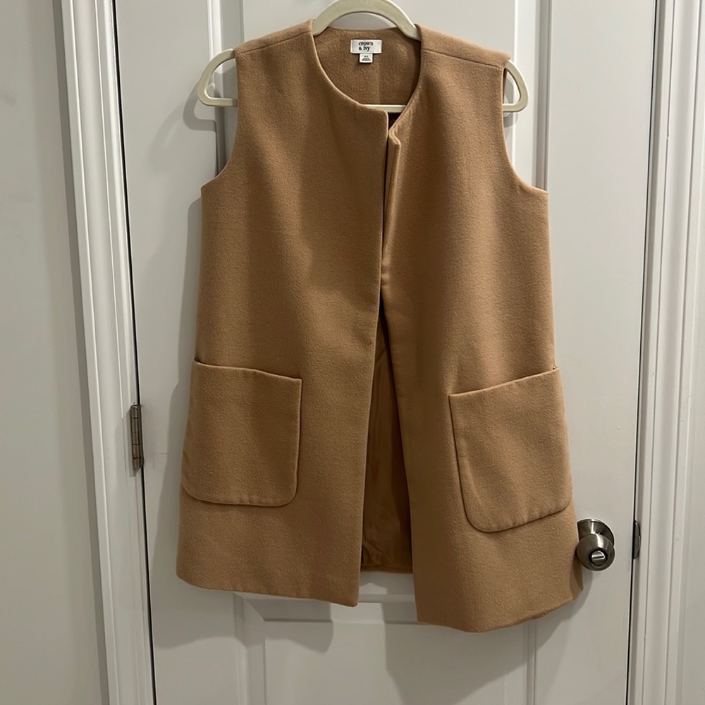 Crown and ivory vest